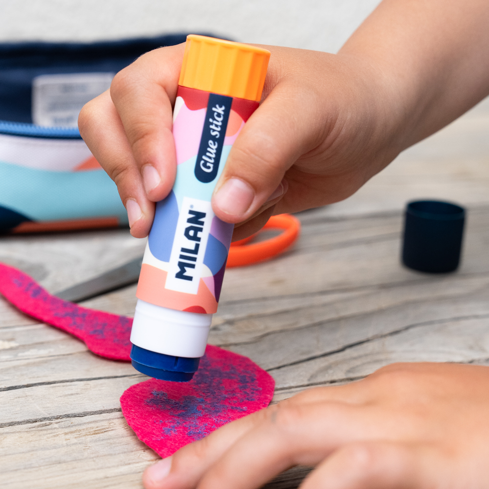 MILAN Lepicí tyčinka MILAN Fun Glue Stick 21g