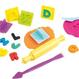 Plastelína MILAN Soft Dough sada 8 fareb + nástroje "Lots of letters" (2)