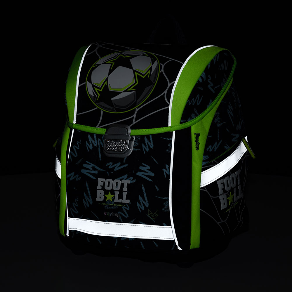 KARTON P+P Školní batoh PREMIUM LIGHT fotbal